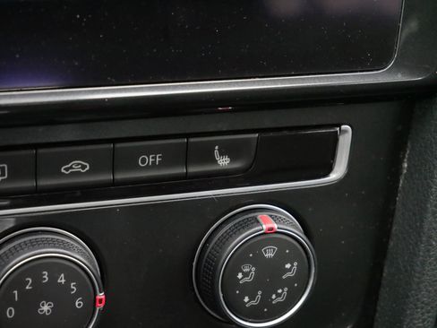 Used 2018 Volkswagen Golf Alltrack SE image 28