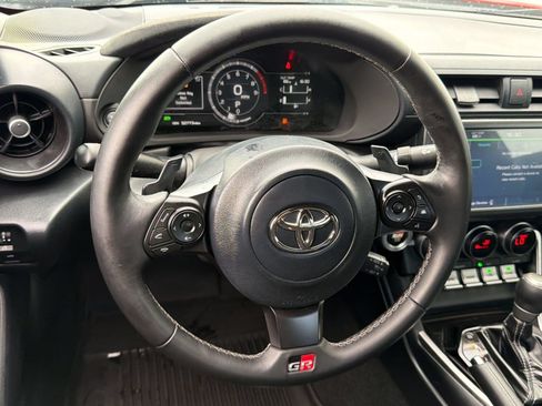 Used 2022 Toyota GR86 Premium RWD image 30