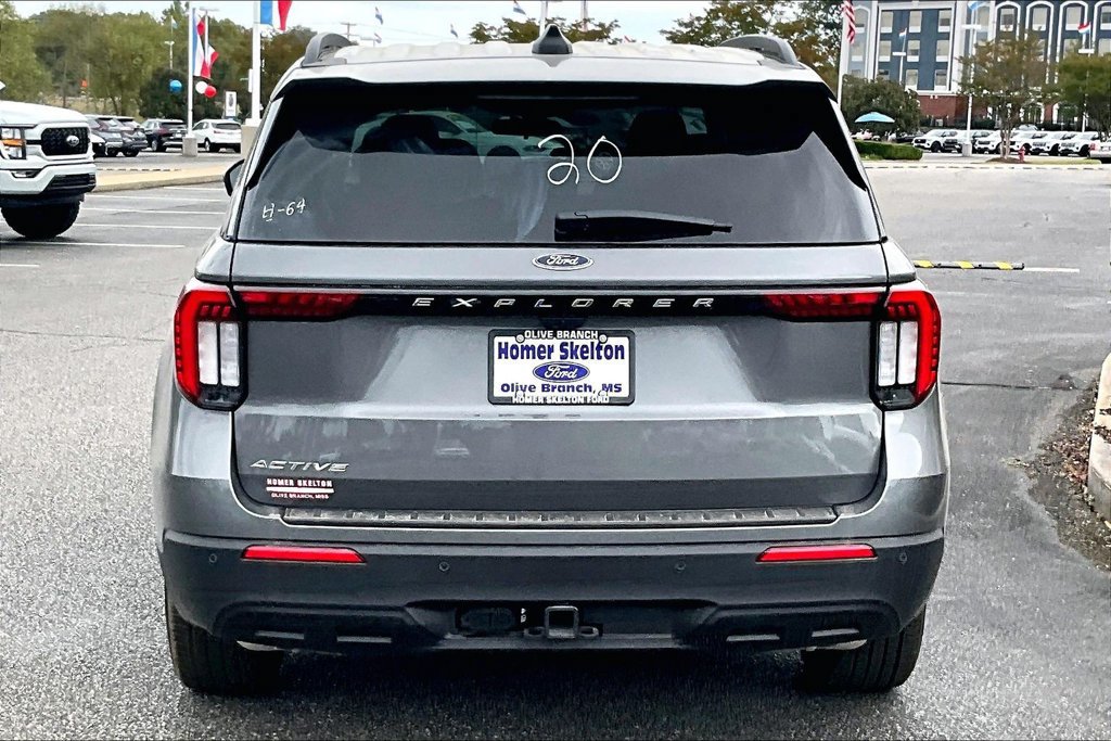New 2026 Ford Explorer Active RWD image 4