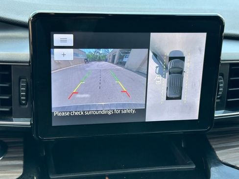 Used 2021 Ford Explorer Limited w/ Class III Trailer Tow Package AWD/4WD image 5