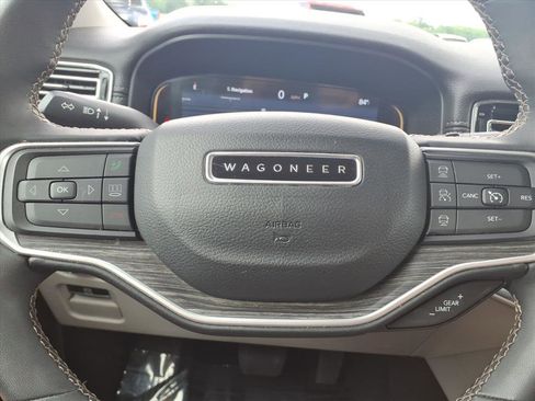 Used 2024 Jeep Wagoneer L Series II w/ Flexible Seating Group AWD/4WD image 13
