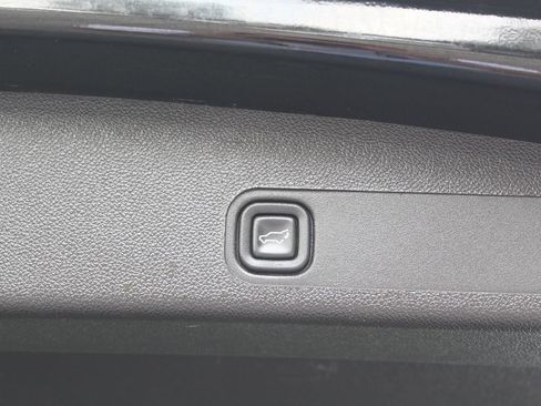 Used 2013 GMC Yukon SLT AWD/4WD image 38