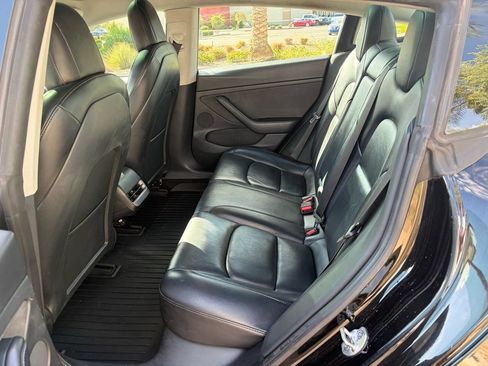 Used 2022 Tesla Model 3 Standard Range RWD image 10