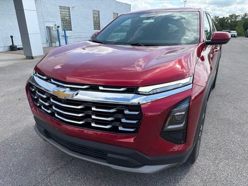 Used 2026 Chevrolet Equinox LT AWD/4WD image 3