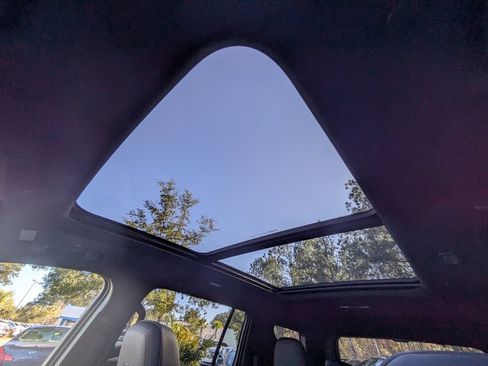 New 2026 Chevrolet Traverse RS image 22