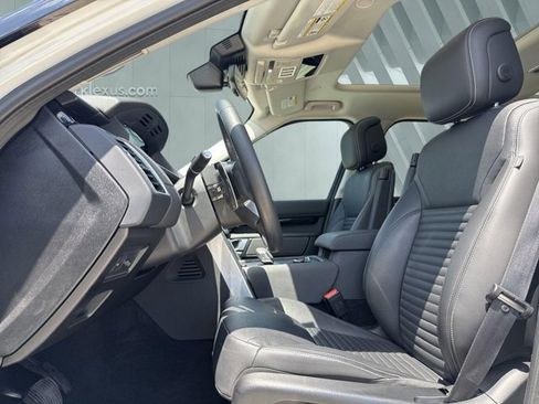 Used 2024 Land Rover Discovery S AWD/4WD image 7