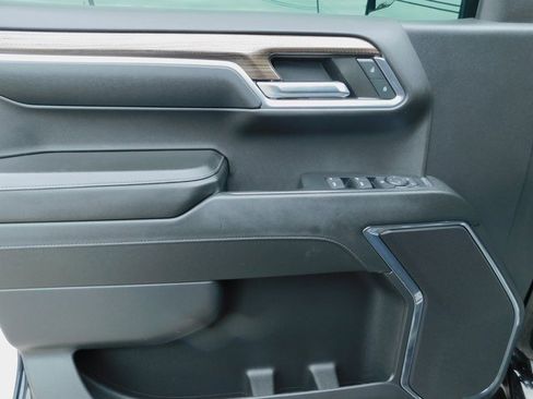 Used 2024 Chevrolet Silverado 1500 RST w/ Z71 Off-Road Package image 23