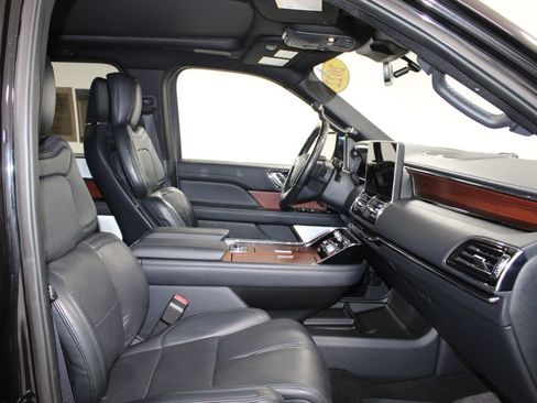 Used 2022 Lincoln Navigator Reserve AWD/4WD image 31