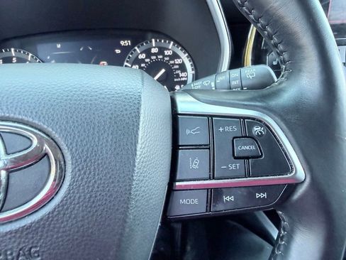 Used 2021 Toyota Highlander XLE image 15