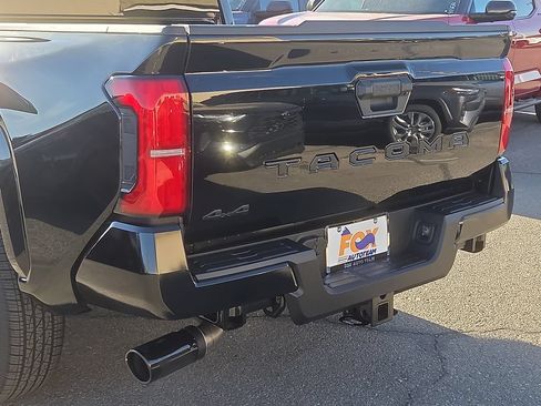 Certified 2026 Toyota Tacoma SR5 AWD/4WD image 11