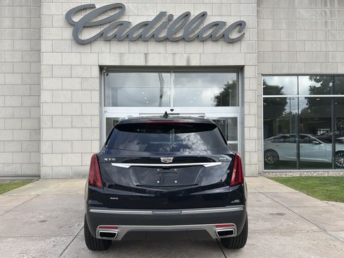 Used 2022 Cadillac XT5 Premium Luxury w/ Technology Package AWD/4WD image 6