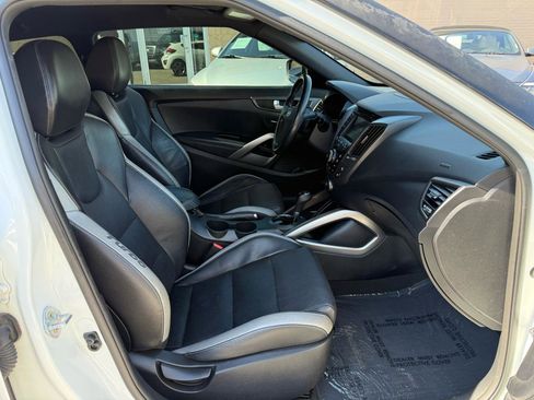 Used 2016 Hyundai Veloster Turbo image 14