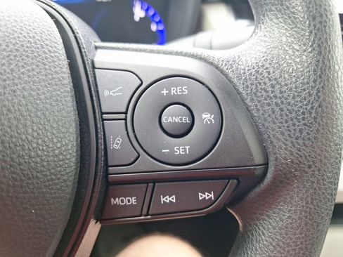 Used 2021 Toyota Corolla LE image 21