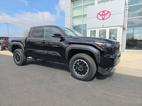 Certified 2025 Toyota Tacoma TRD Off-Road w/ TRD Off Road Premium Package AWD/4WD image 1