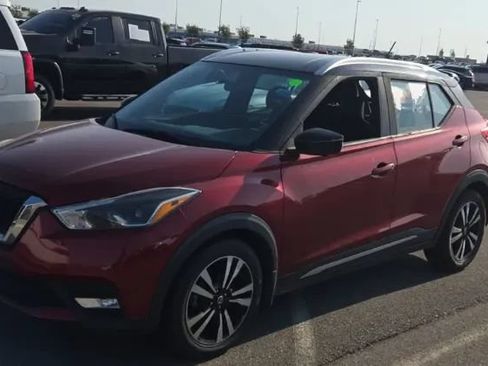Used 2019 Nissan Kicks SR w/ SR Premium Package FWD image 1