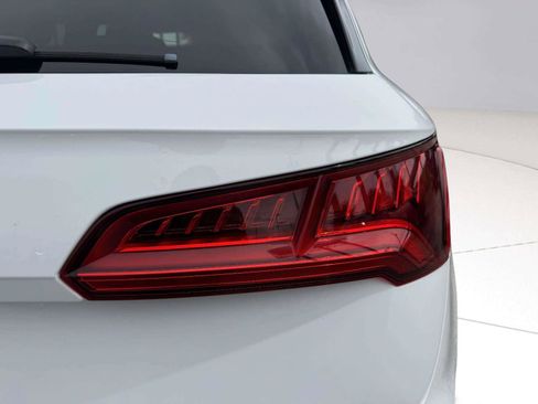 Used 2018 Audi SQ5 Prestige w/ Prestige Package AWD/4WD image 17