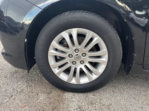 Used 2012 Toyota Sienna XLE FWD image 28
