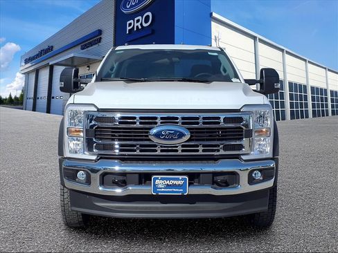 New 2025 Ford F550 4x4 Regular Cab Super Duty image 32