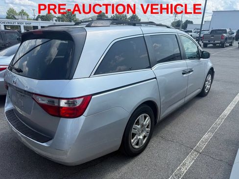 Used 2011 Honda Odyssey LX image 4
