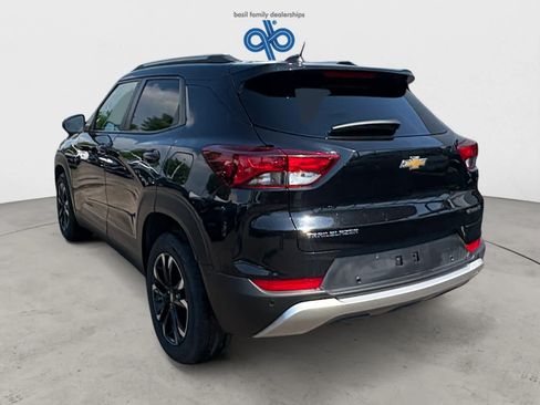 Used 2021 Chevrolet TrailBlazer LT w/ Convenience Package FWD image 4