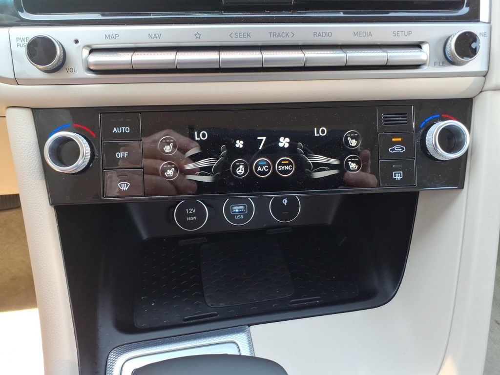 Used 2026 Genesis G70 2.5T Prestige RWD image 23