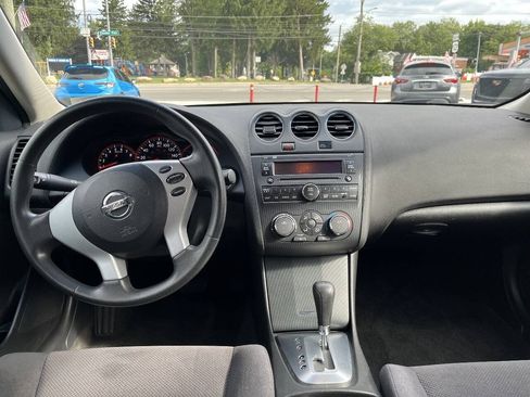 Used 2009 Nissan Altima 2.5 S FWD image 9