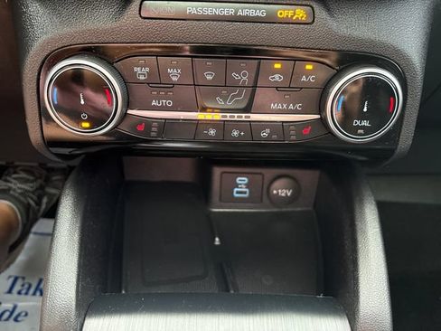 Used 2022 Ford Escape SEL w/ Technology Package AWD/4WD image 19