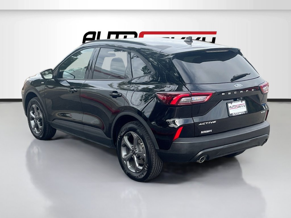 Used 2025 Ford Escape ST-Line Select AWD/4WD image 5