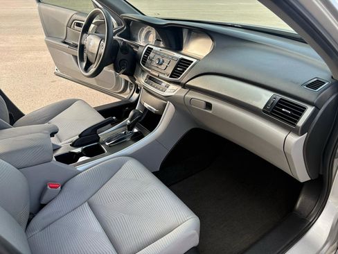 Used 2014 Honda Accord LX image 29