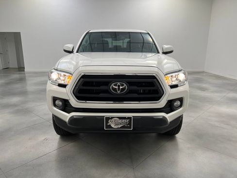 Used 2023 Toyota Tacoma SR5 w/ Technology Package AWD/4WD image 3