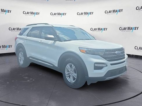 Used 2022 Ford Explorer XLT w/ Equipment Group 202A AWD/4WD image 7