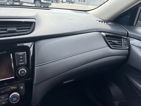 Used 2020 Nissan Rogue SV AWD/4WD image 21