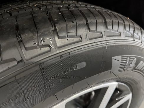 New 2025 Jeep Grand Cherokee L Limited image 13