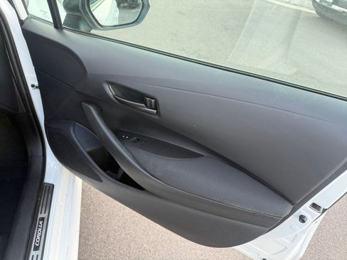 Certified 2025 Toyota Corolla LE FWD image 16