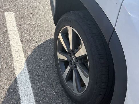 Used 2023 Honda Pilot Elite image 6