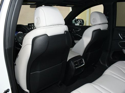 Used 2025 Acura RDX SH-AWD image 15