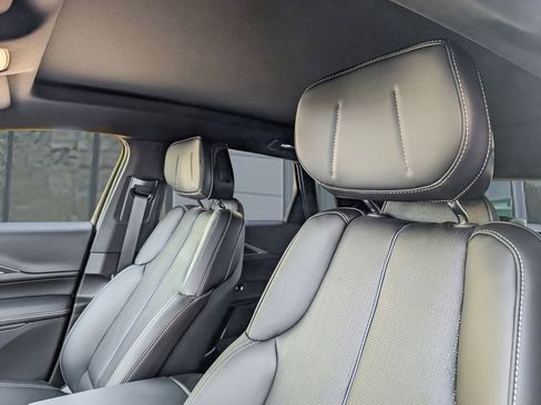 New 2026 Cadillac Lyriq Luxury image 9