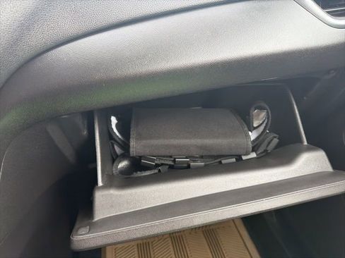 Used 2020 Chevrolet Equinox LT w/ Driver Convenience Package image 32