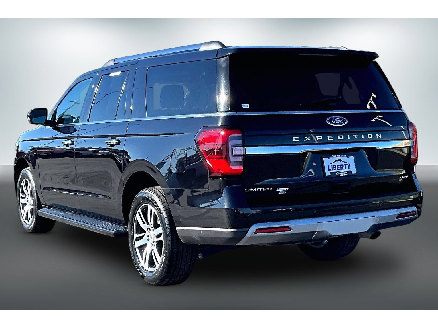 Used 2024 Ford Expedition Max Limited AWD/4WD image 4