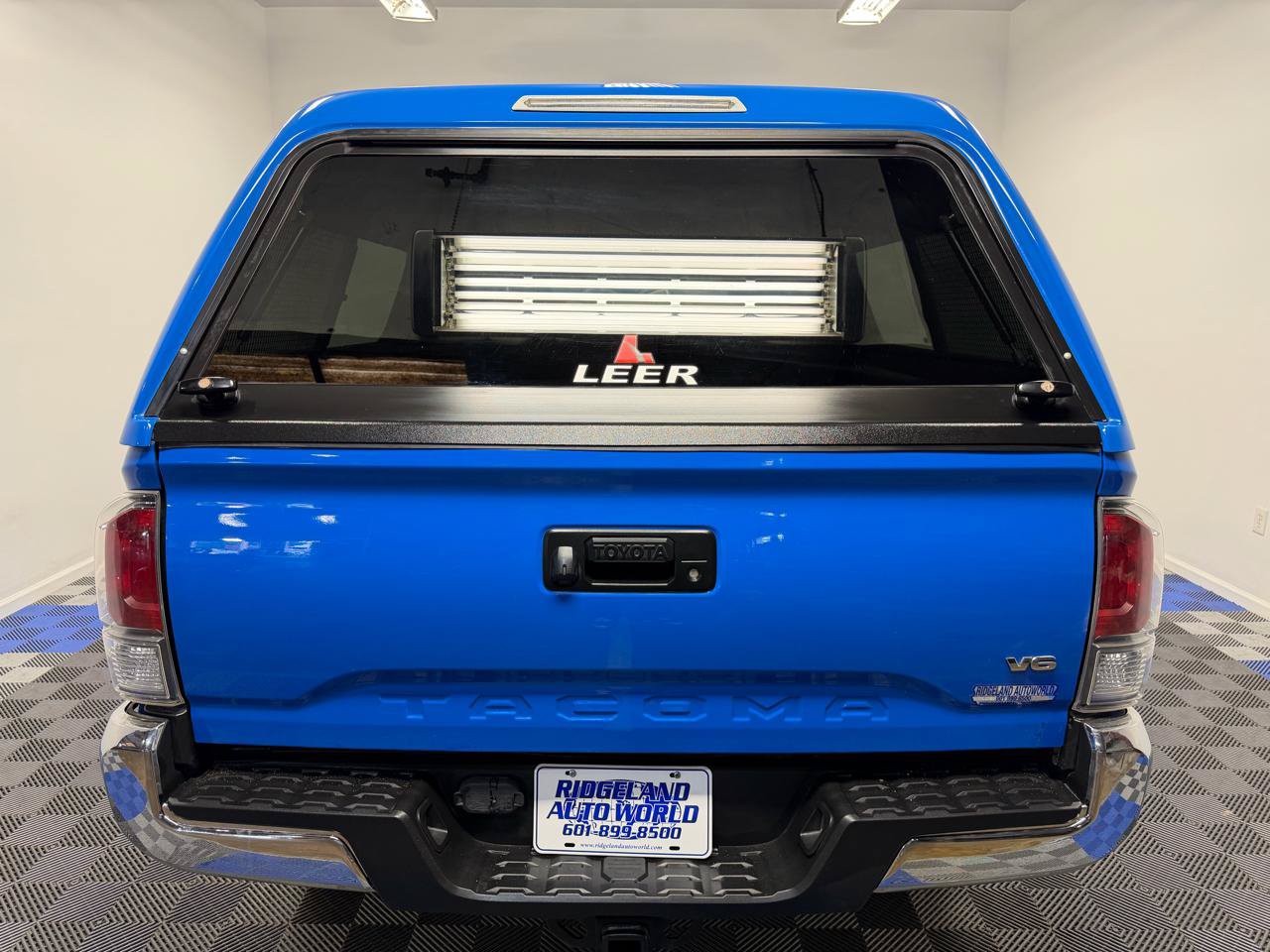 Used 2021 Toyota Tacoma TRD Off-Road AWD/4WD image 10