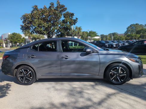 Used 2024 Nissan Sentra SV image 12