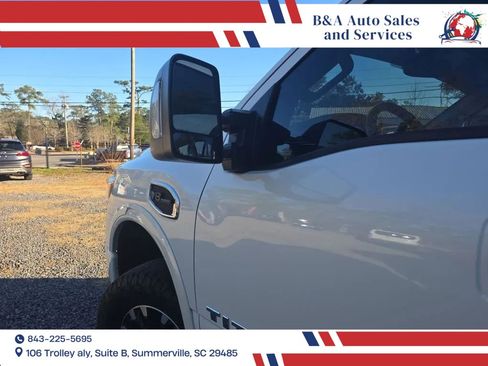 Used 2018 Nissan Titan PRO-4X w/ Pro-4x Convenience Package AWD/4WD image 16