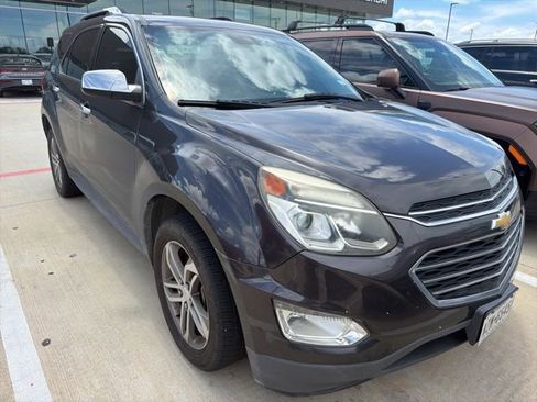 Used 2016 Chevrolet Equinox LTZ w/ Enhanced Convenience Package FWD image 2