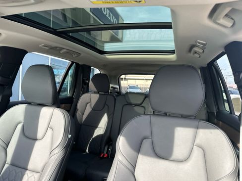 Used 2025 Volvo XC90 B6 Plus image 5
