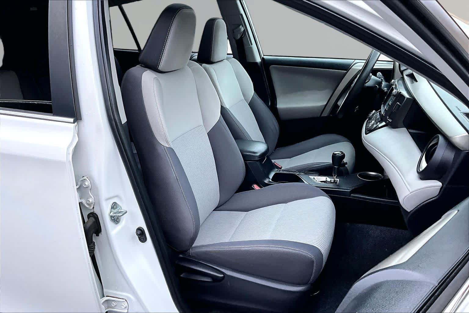 Used 2014 Toyota RAV4 XLE FWD image 9