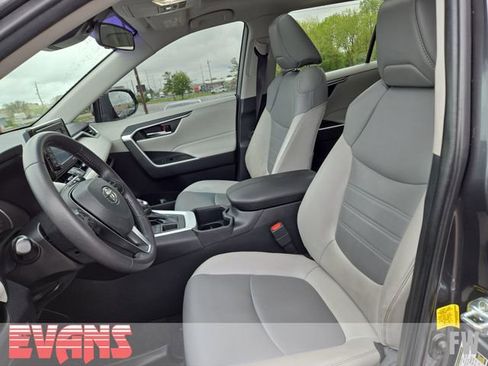 Used 2022 Toyota RAV4 XLE Premium AWD/4WD image 20