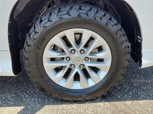 Used 2018 Lexus GX 460 Premium w/ Premium Package AWD/4WD image 7