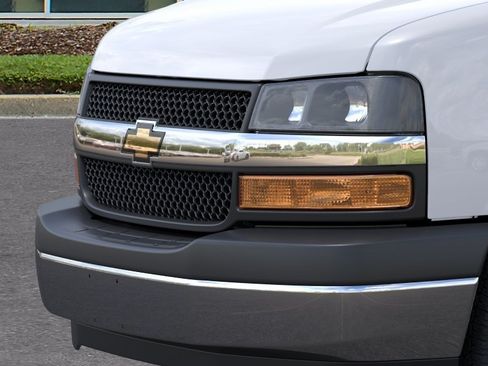New 2026 Chevrolet Express 3500 LT w/ LT Preferred Equipment Group RWD image 15