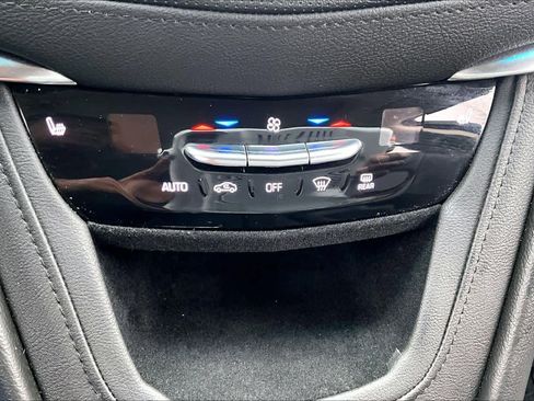 Used 2019 Cadillac XT5 Luxury image 32