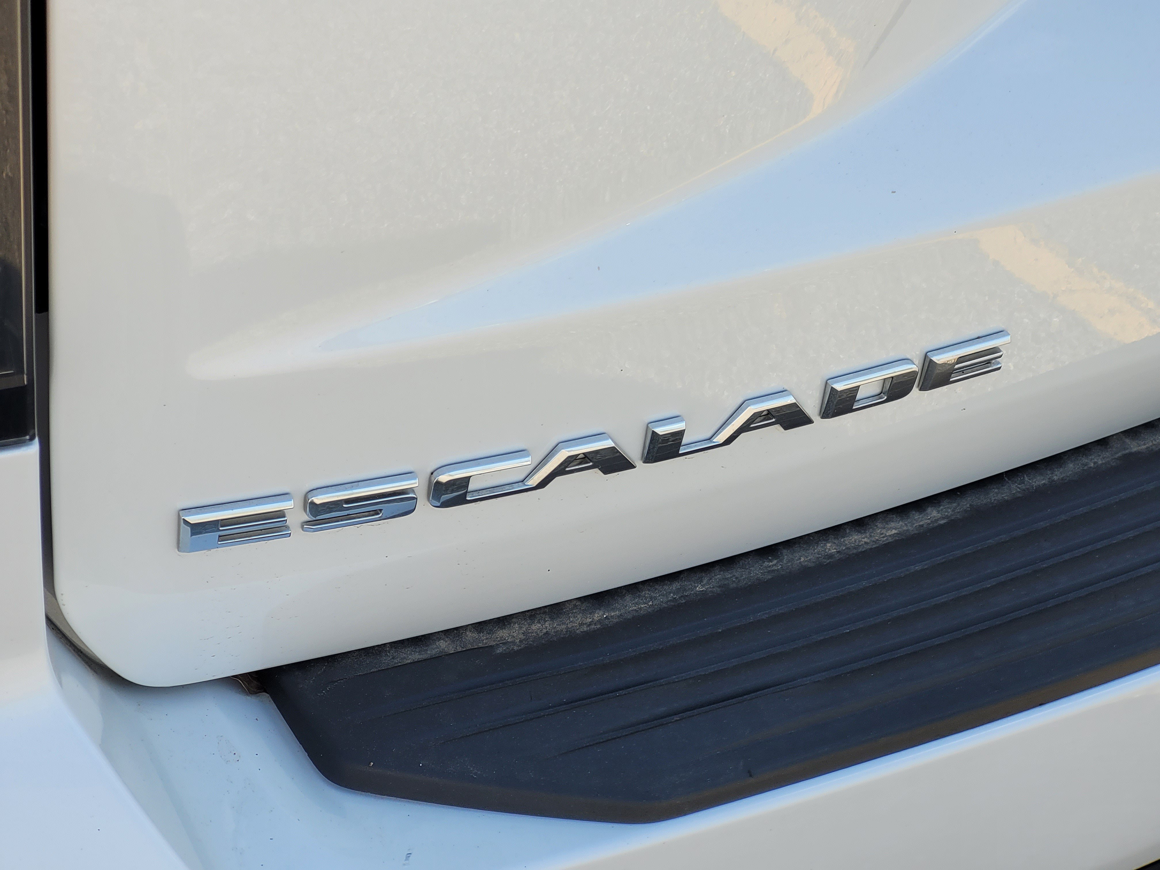 Used 2023 Cadillac Escalade ESV Premium Luxury Platinum w/ LPO, Floor Liner Package AWD/4WD image 8